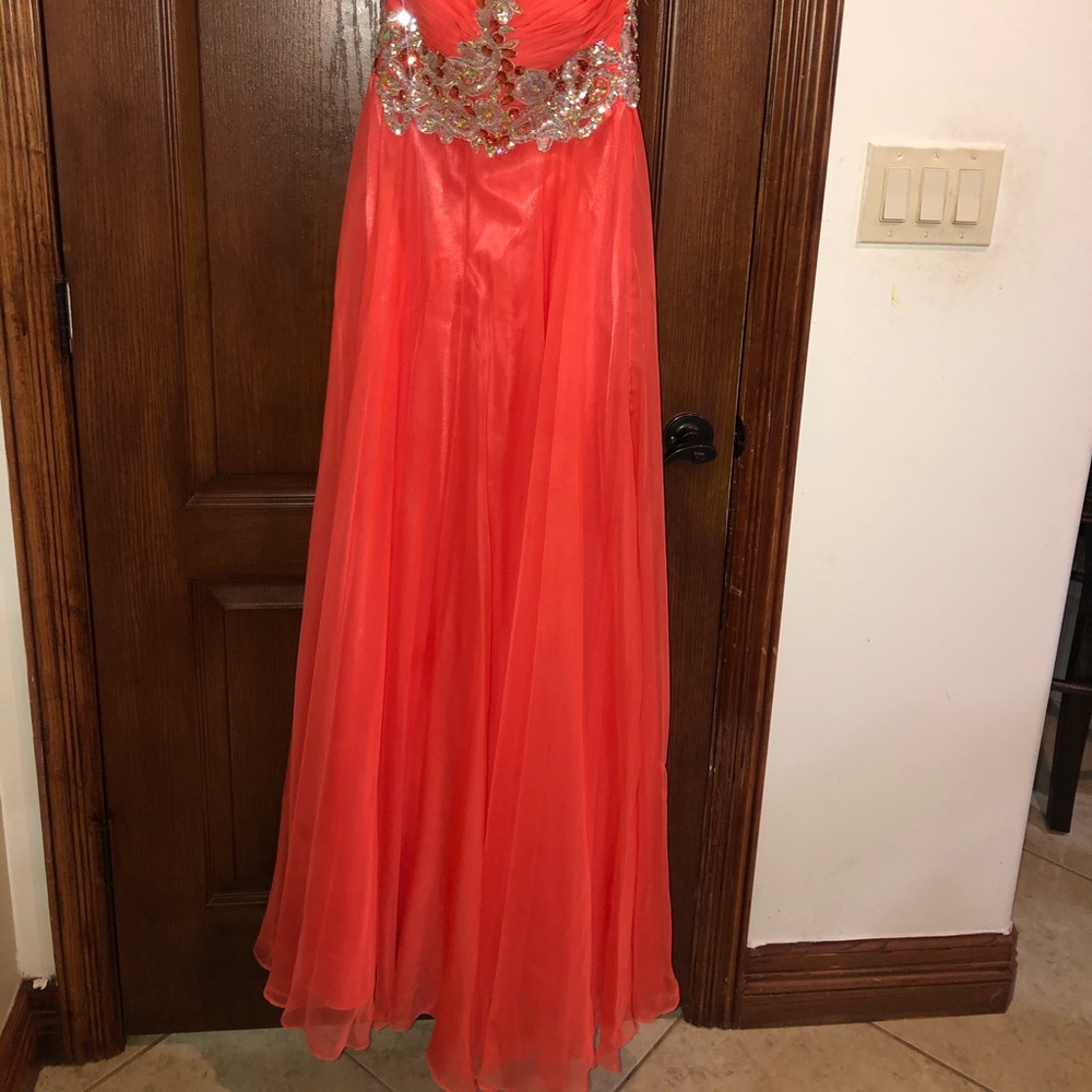 Dress - Picture 3 of 4